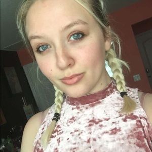 Meet your Posher, Elizabeth